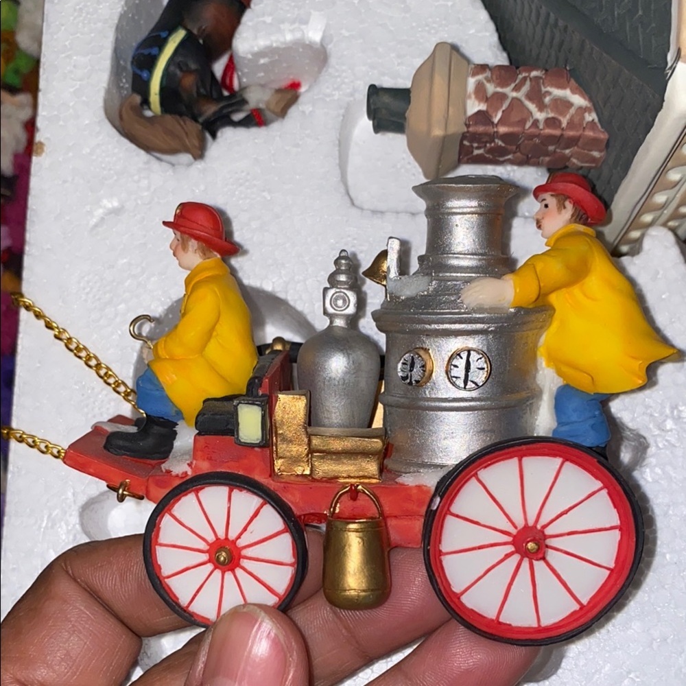 BX51 2002 Collectible Porcelain Santa’s Workplace Station #9 Festive - Picture 3 of 10